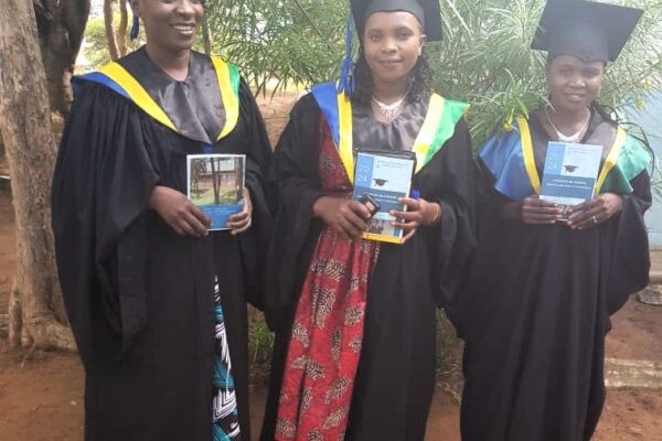 Tanzaniaanse zusters geslaagd